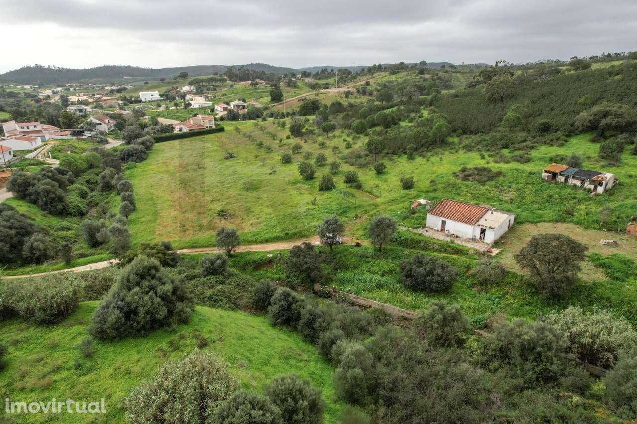 Quinta com casa e arrecadações com 23000m2 e dois poços na Senhora do - Grande imagem: 4/35