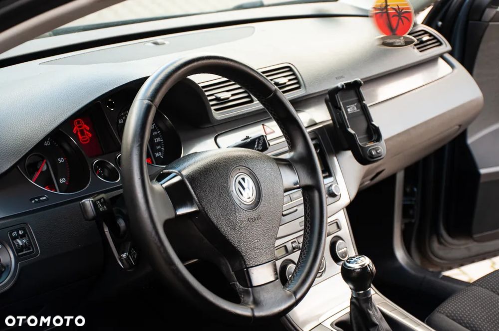 Volkswagen Passat 2.0 TDI Comfortline - 36