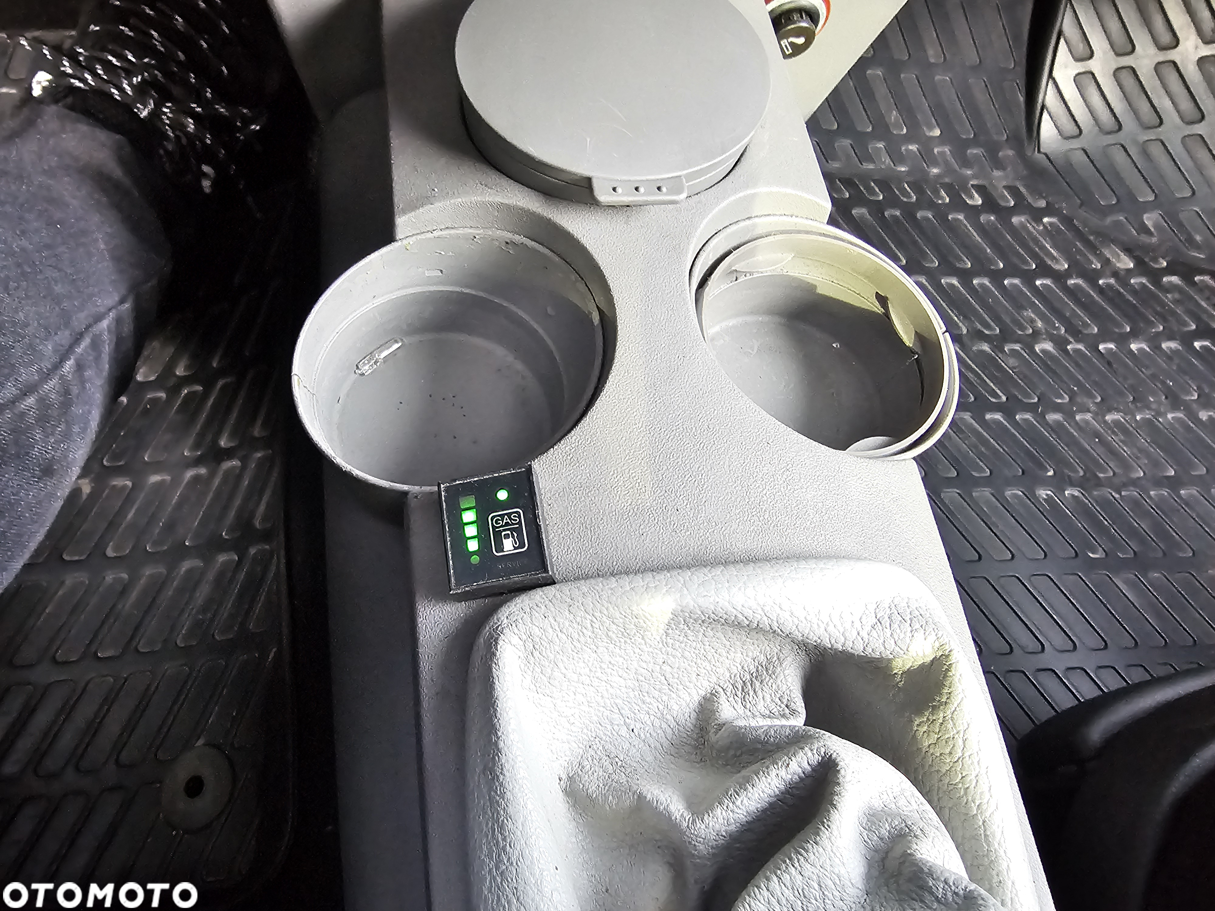 Volkswagen New Beetle - 9