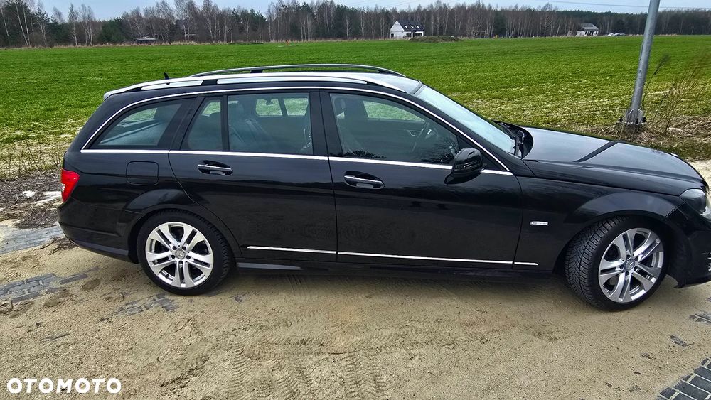 Mercedes-Benz Klasa C 250 CDI DPF 4Matic (BlueEFFICIENCY) 7G-TRONIC Avantgarde - 3