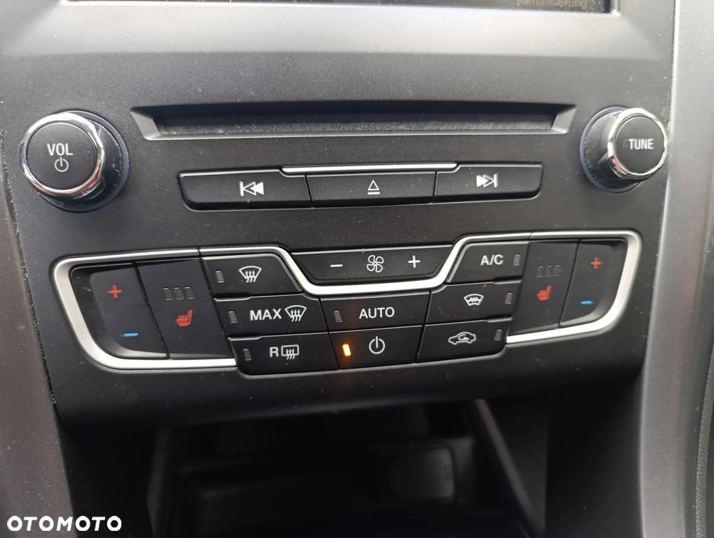 Ford Mondeo - 29