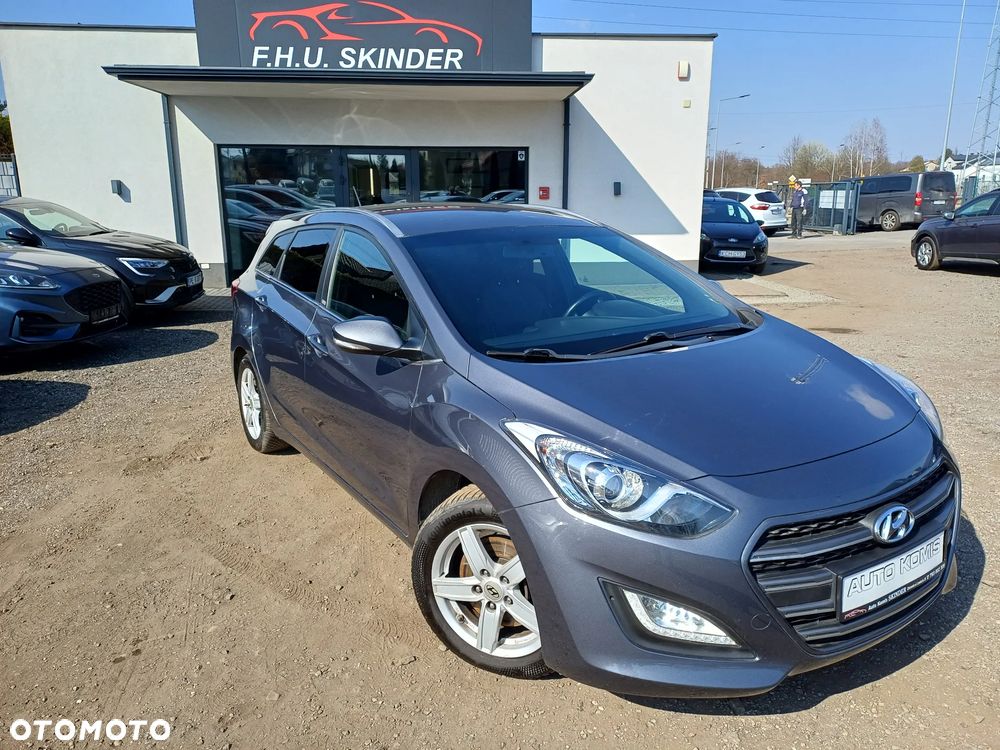 Hyundai i30 blue Kombi 1.6 GDi Passion - 1