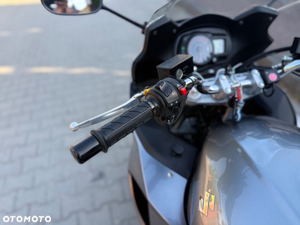 Suzuki GSX - 24
