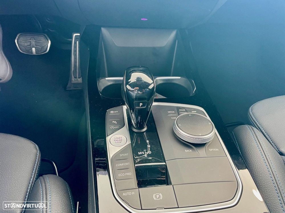 BMW 116 d Pack Desportivo M Auto - 17