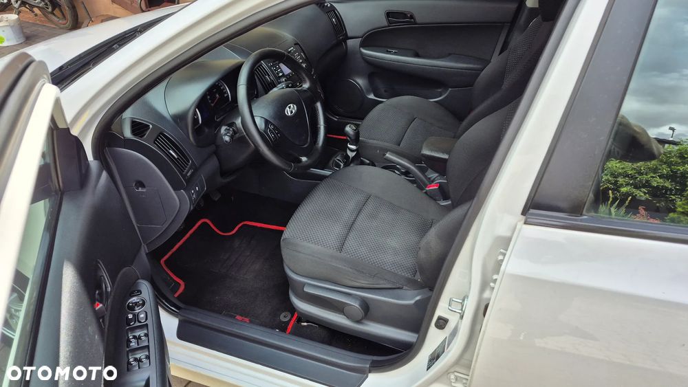 Hyundai i30 1.4 Comfort EU5 - 12