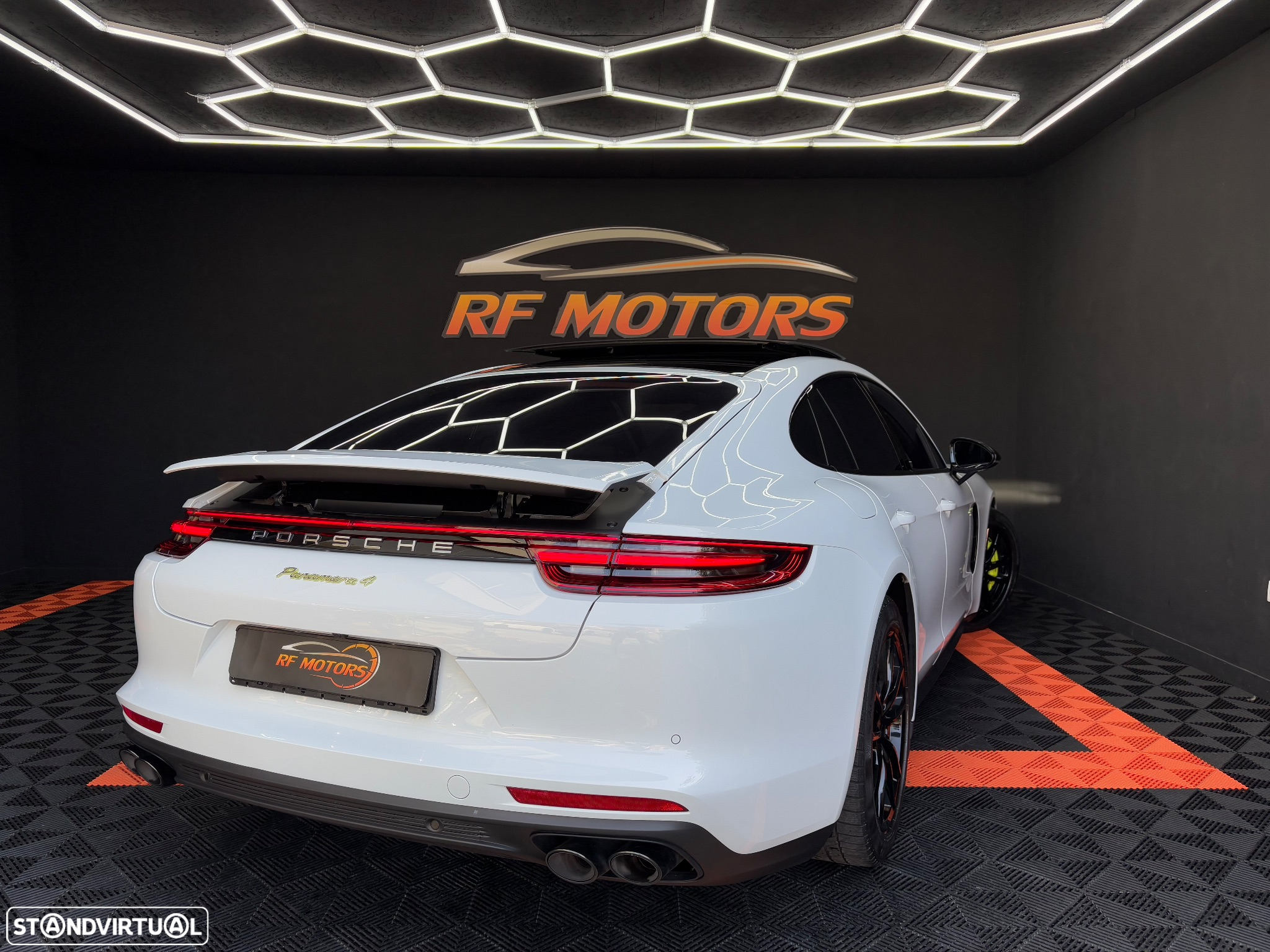 Porsche Panamera 4 E-Hybrid - 8