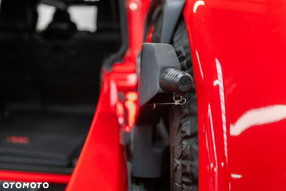 Jeep Wrangler - 30