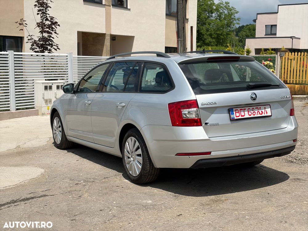 Skoda Octavia 1.6 TDI DSG Ambition - 3