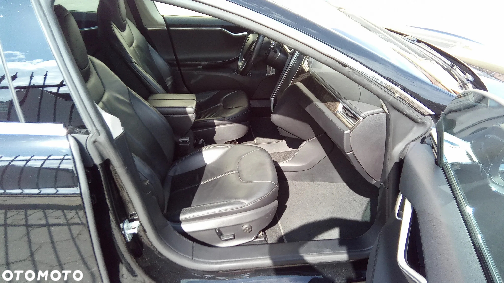 Tesla Model S Standard - 33