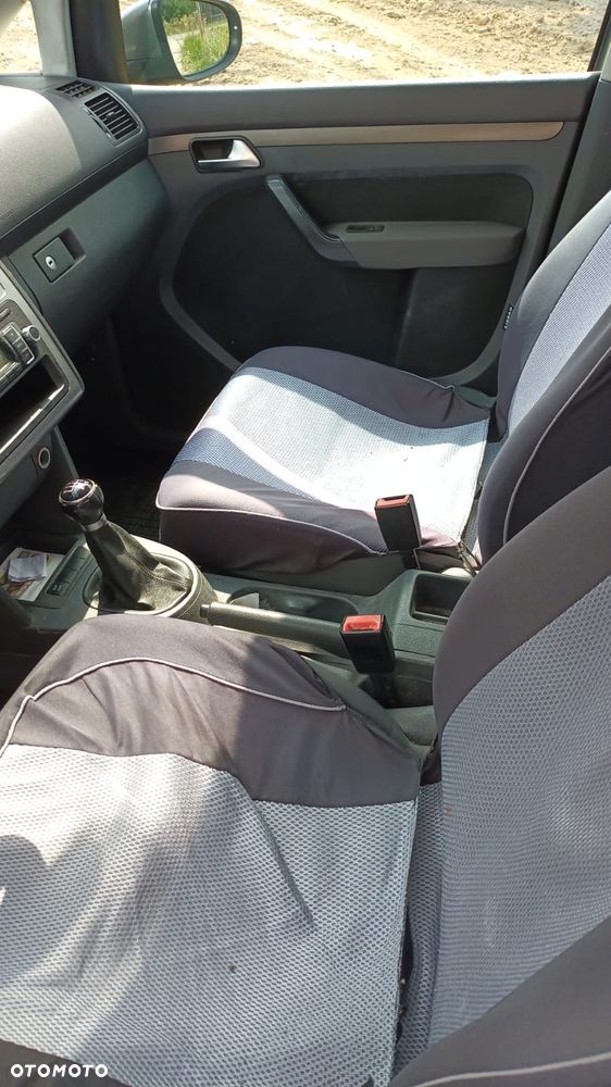 Volkswagen Touran 1.9 TDI Conceptline - 6