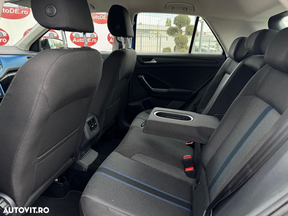 Volkswagen T-Roc - 21