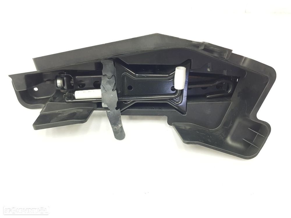 MACACO AUDI Q3 8UG - 1