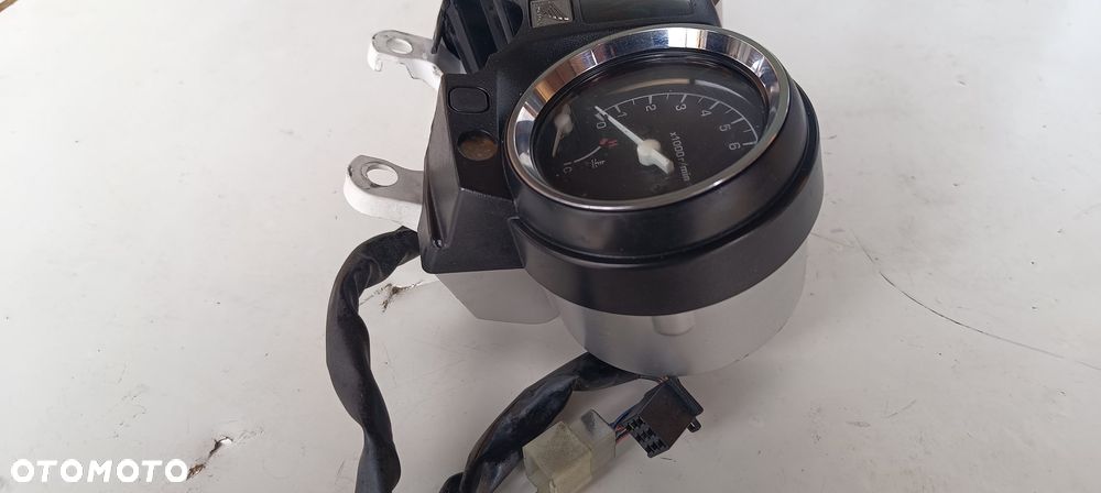 HONDA CB900 CB900F HORNET 2004 lift - 10