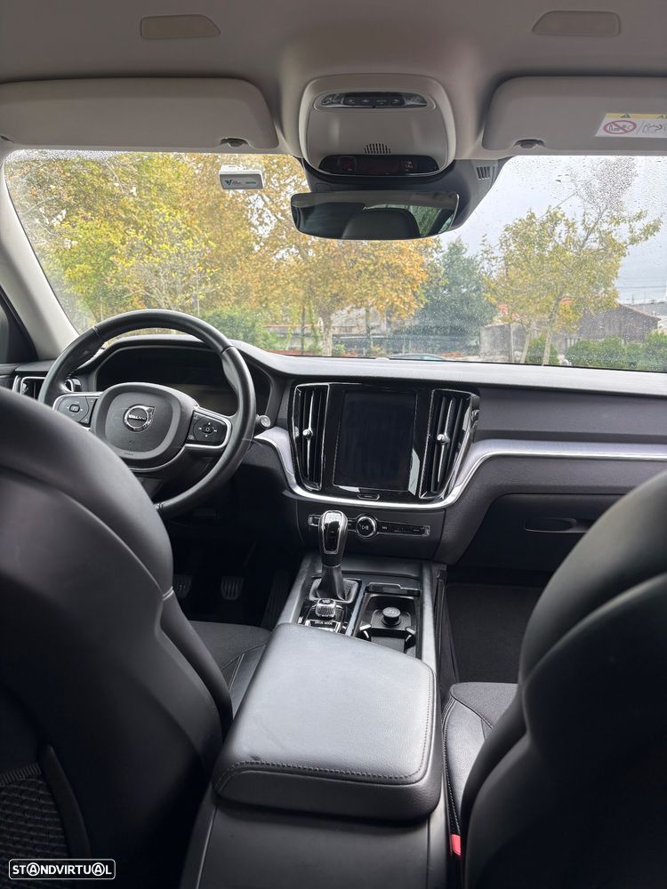 Volvo V60 2.0 D3 Momentum Plus - 11