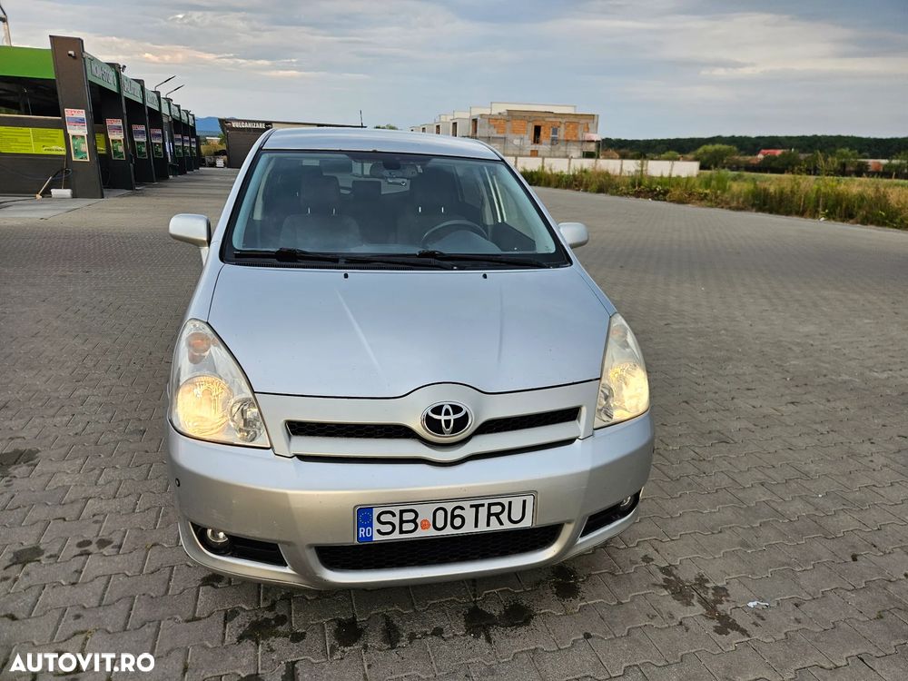 Toyota Corolla Verso 1.8 Sol - 2
