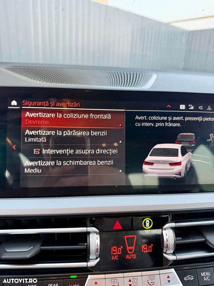 BMW Seria 3 318i Aut. - 12