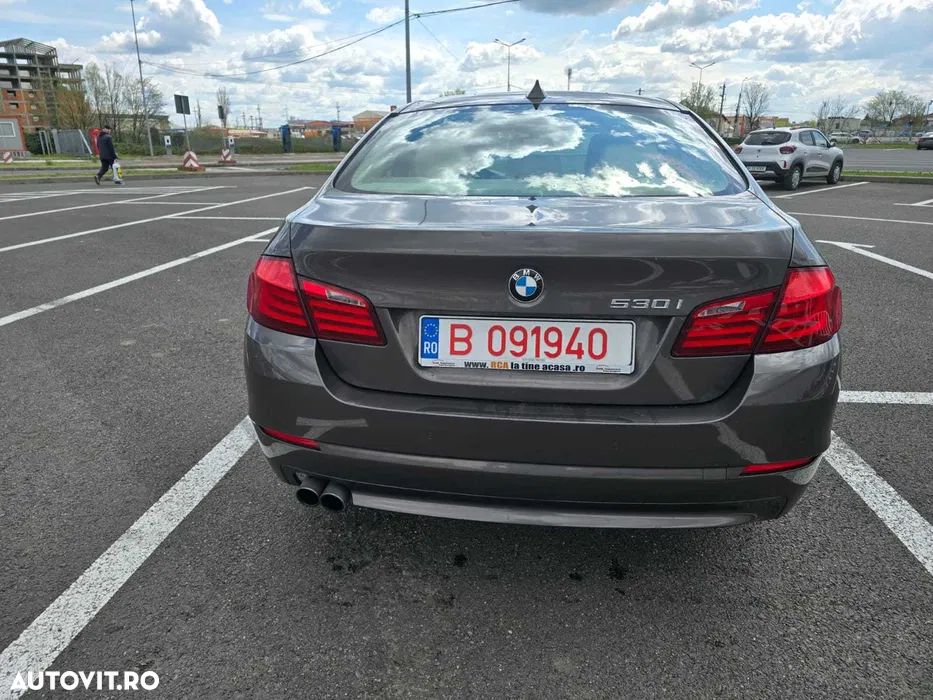 BMW 5 Series 2011 — imagine 6
