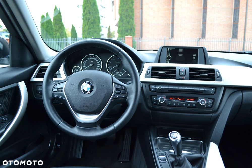 BMW Seria 3 - 26