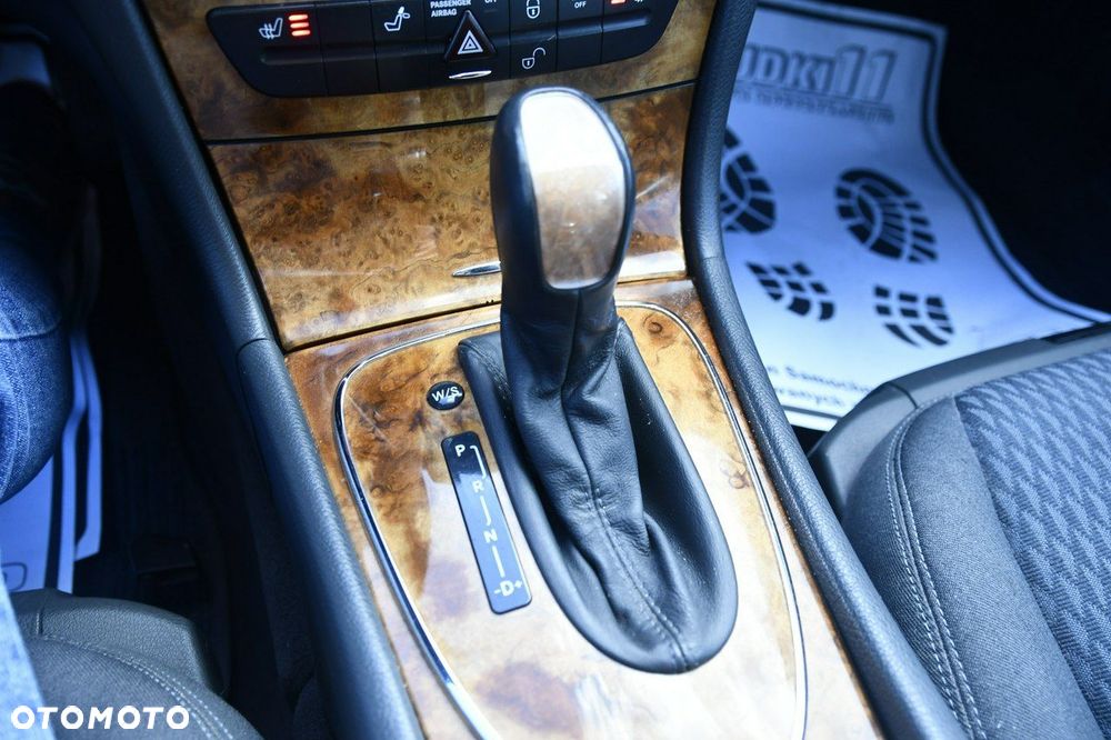 Mercedes-Benz Klasa E - 23