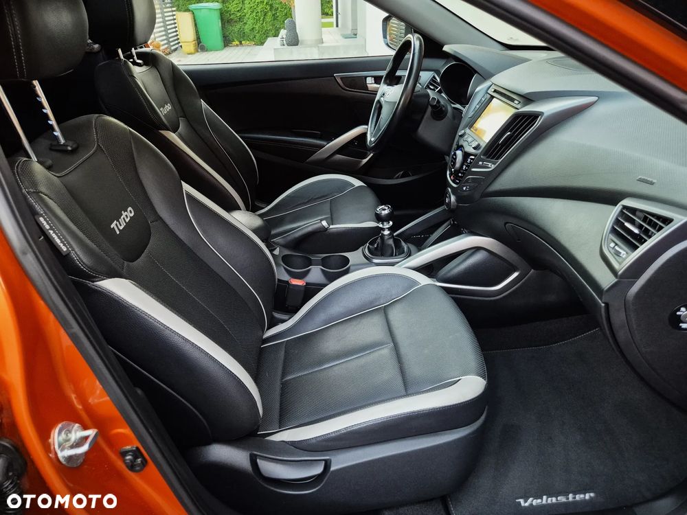 Hyundai Veloster 1.6 Turbo Premium - 33