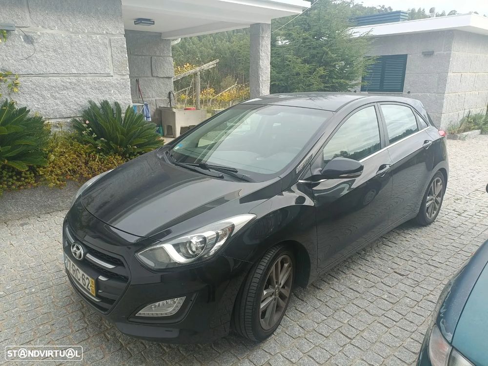 Hyundai i30 1.6 CRDI Blue Style+Navi - 1
