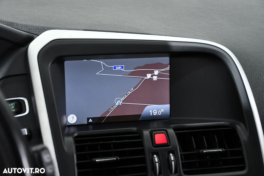 Volvo XC 60 D3 AWD Ocean Race - 22