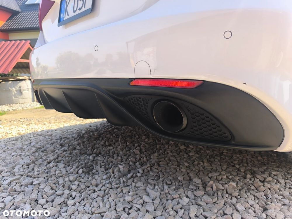 Alfa Romeo Giulia 2.0 Turbo 16V AT8-Q4 Ti - 16