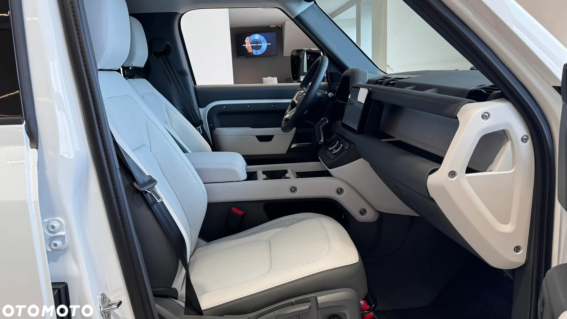Land Rover Defender 110 2.0 D240 S - 9