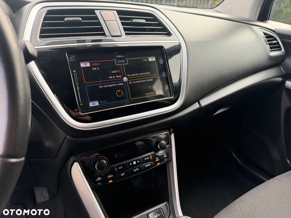 Suzuki SX4 S-Cross 1.0 T Premium - 23