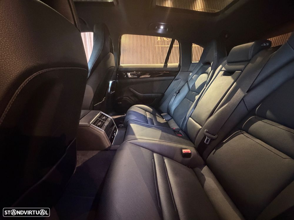 Porsche Panamera Sport Turismo 4 E-Hybrid Platinum Edition - 38