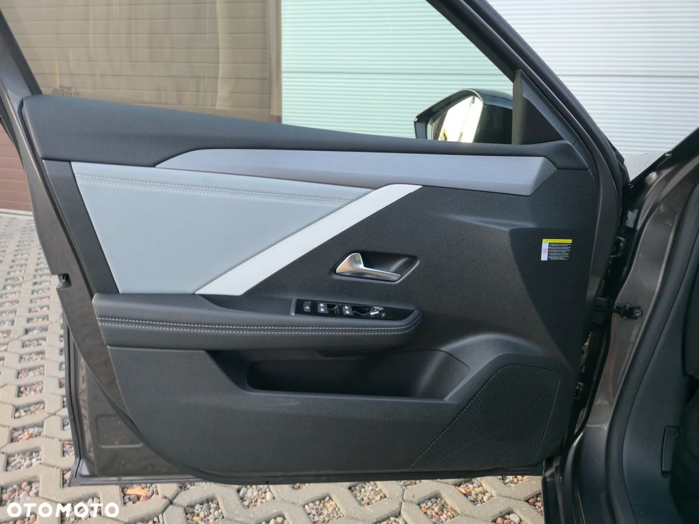 Opel Astra 1.2 Turbo Automatik Business Edition - 29