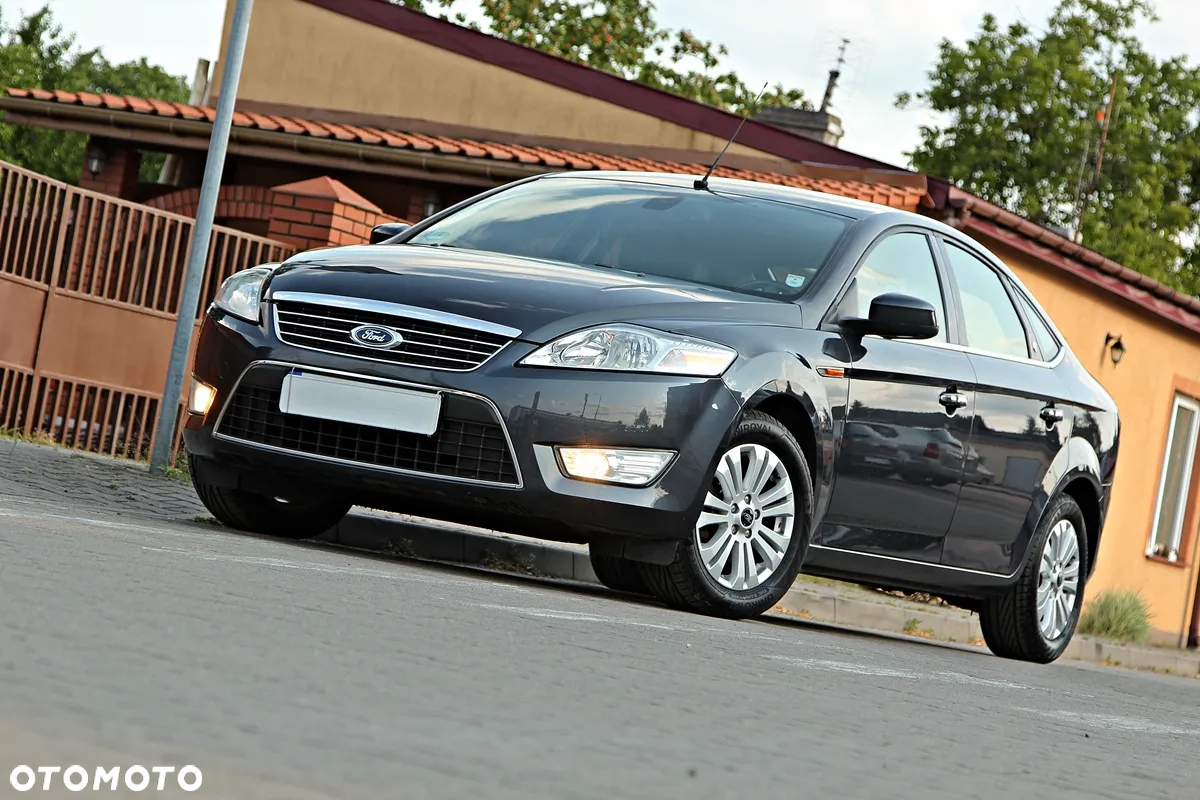 Ford Mondeo 2.0 Ghia - 9