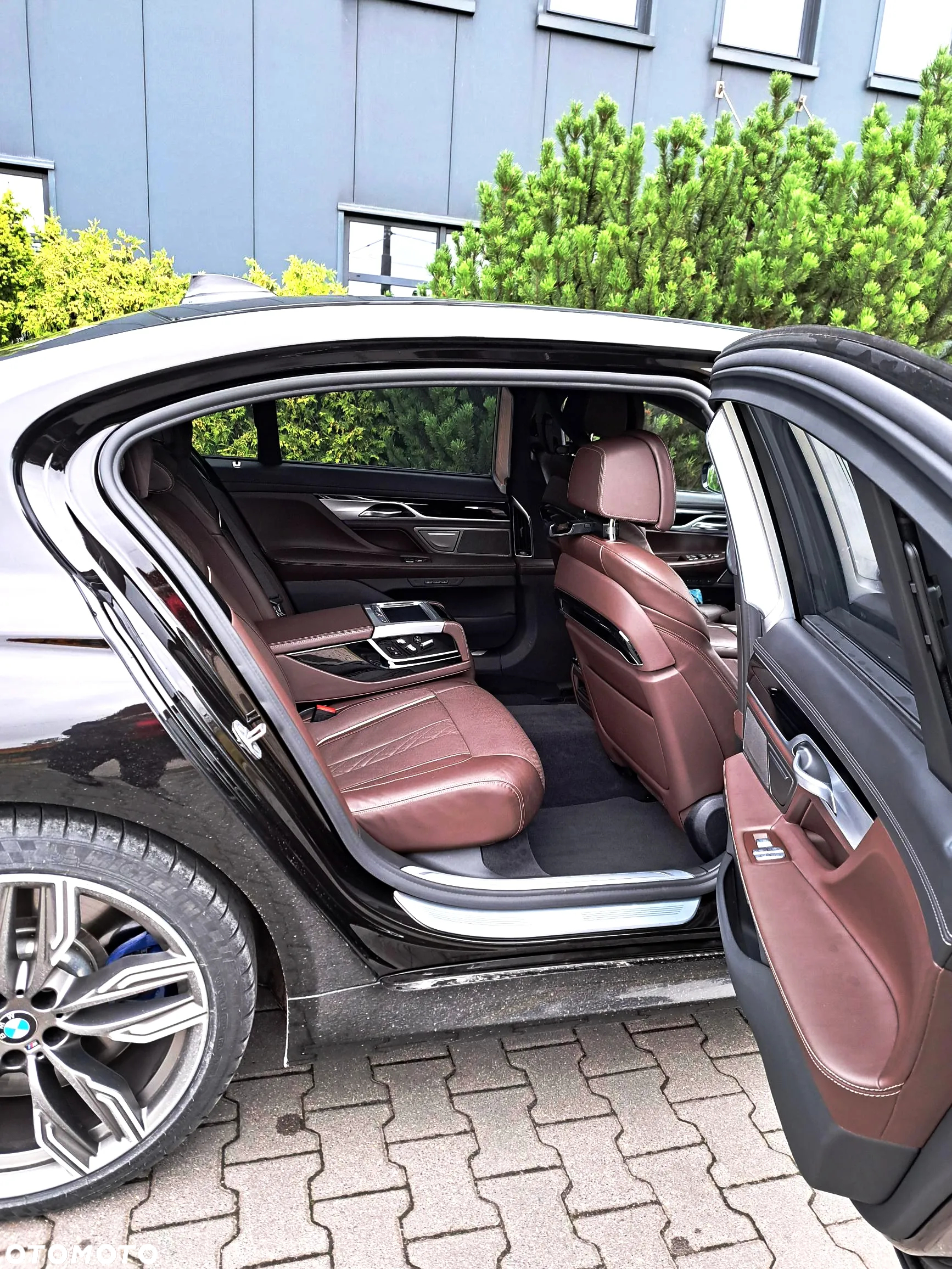 BMW Seria 7 M760Li xDrive - 17