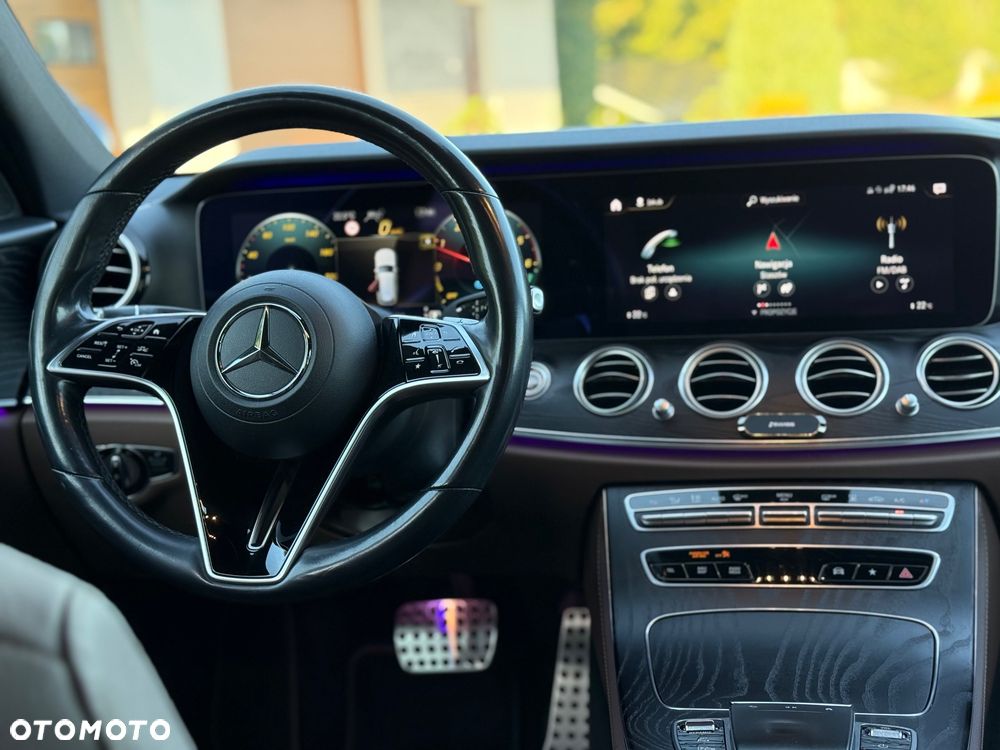 Mercedes-Benz Klasa E 300 de AMG - 36