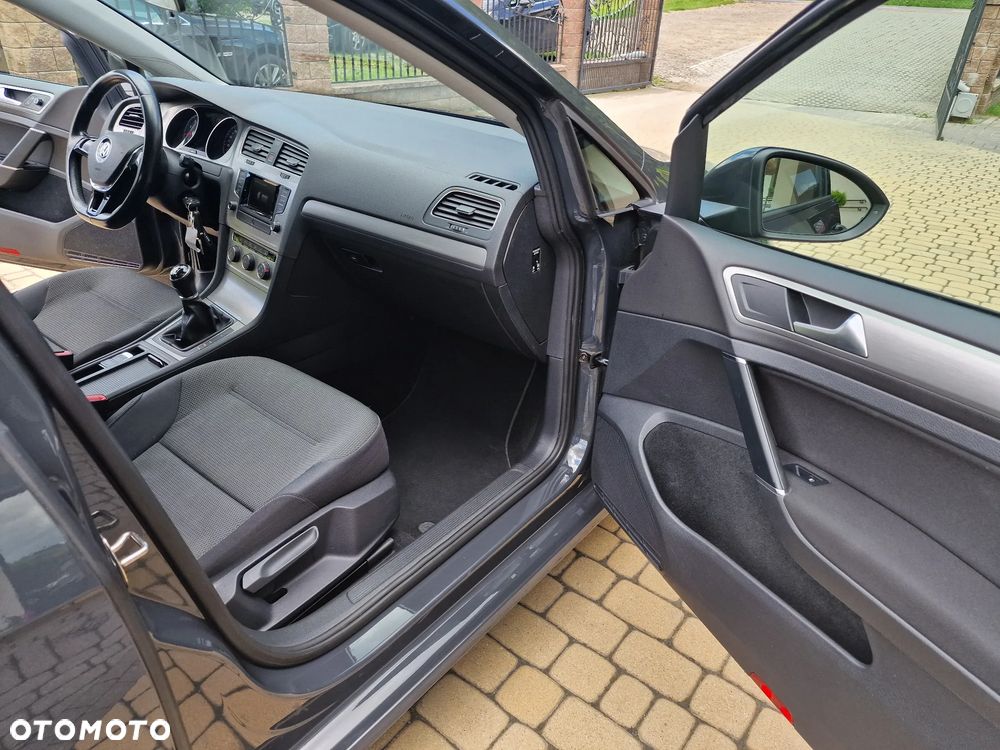 Volkswagen Golf - 16