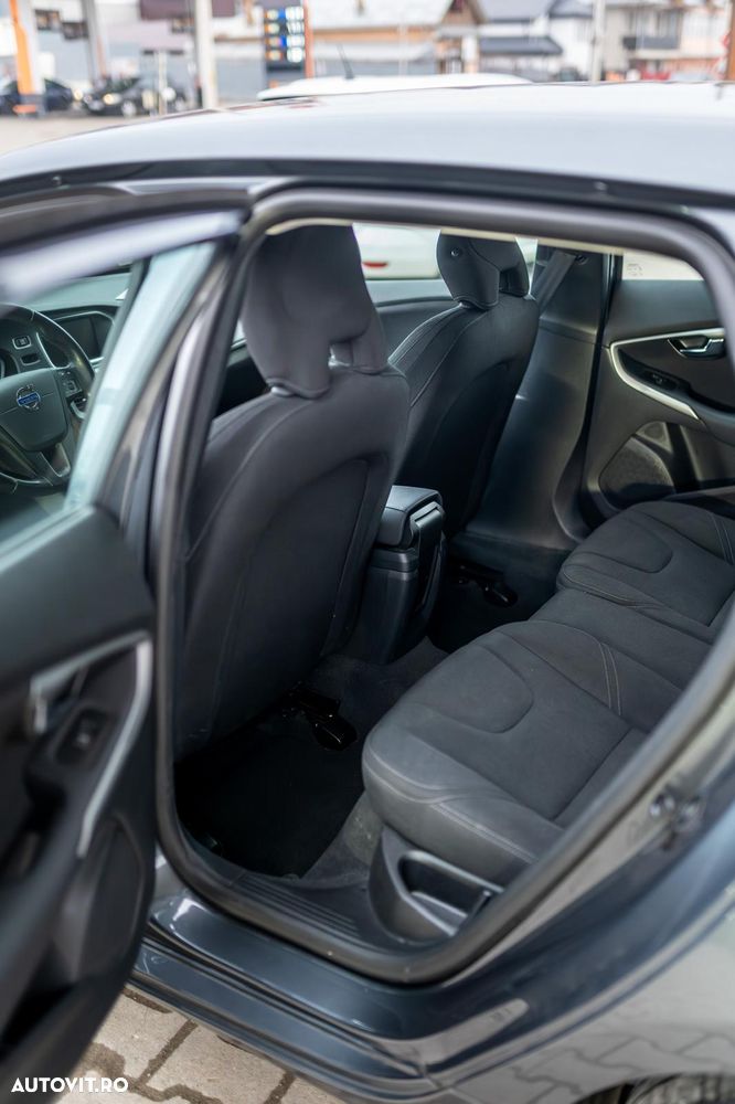 Volvo V40 D2 Kinetic - 11