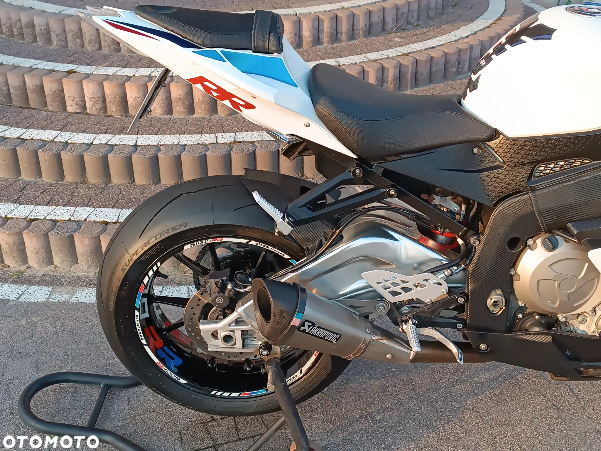 BMW S - 19