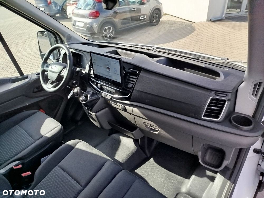 Ford Transit - 12