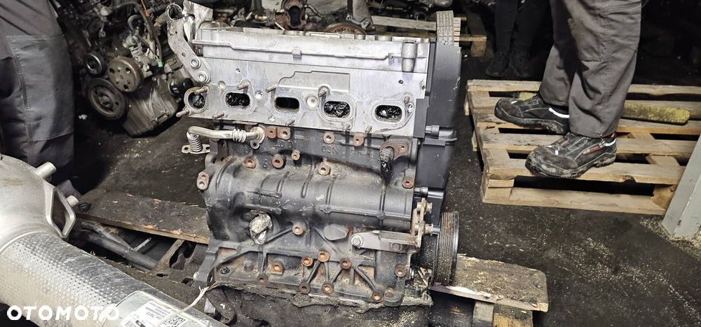 SILNIK SŁUPEK VOLKSWAGEN PASSAT B8 - 4