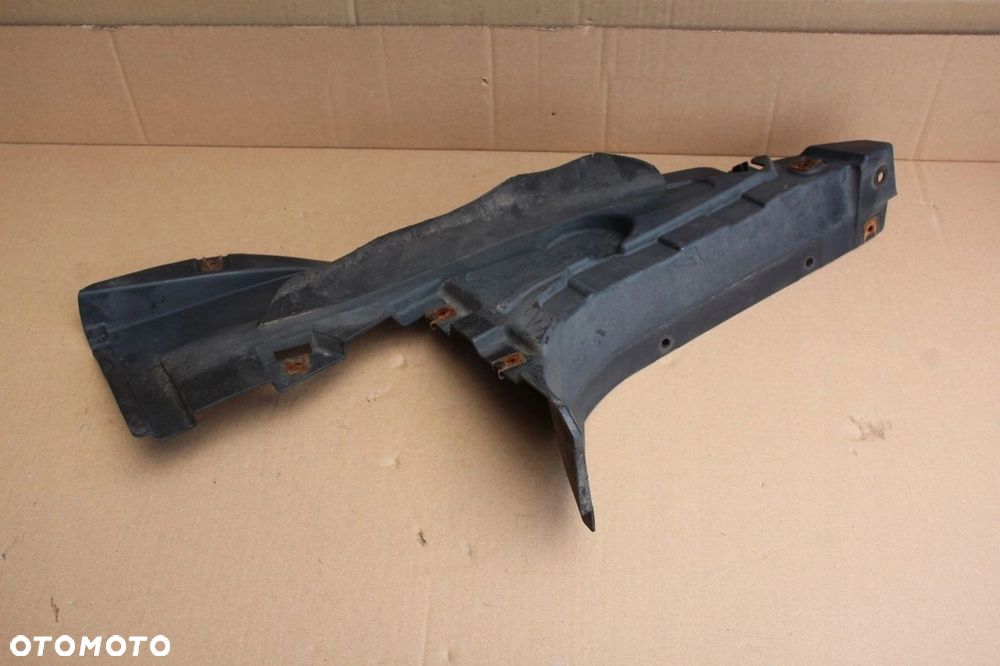 Osłona nadkola lewy przód trójkąt BMW e92 e93 8045399 M-Pakiet LEWA - 2