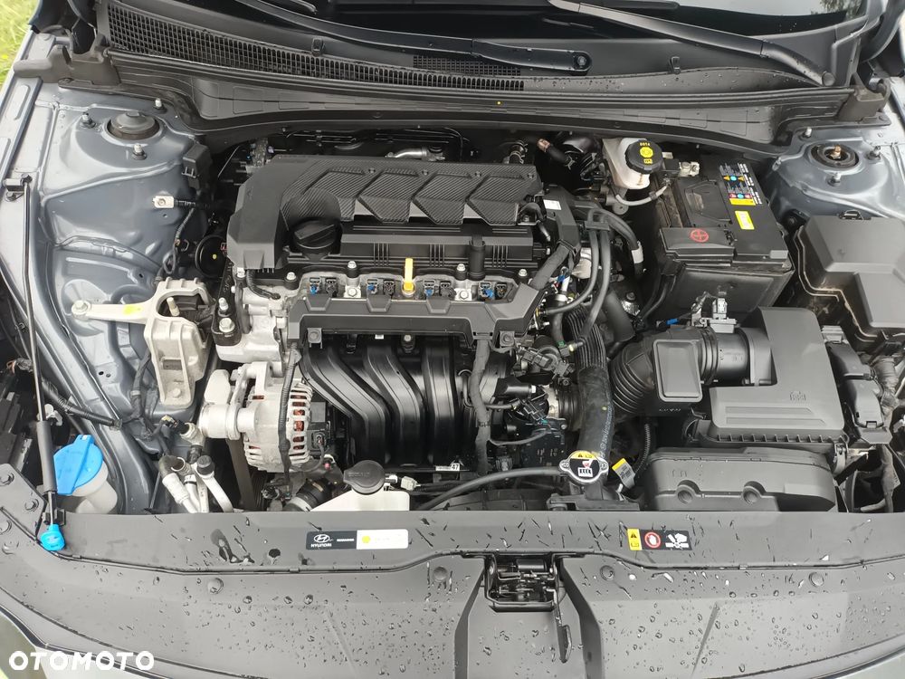 Hyundai Elantra 1.6 Smart CVT - 36