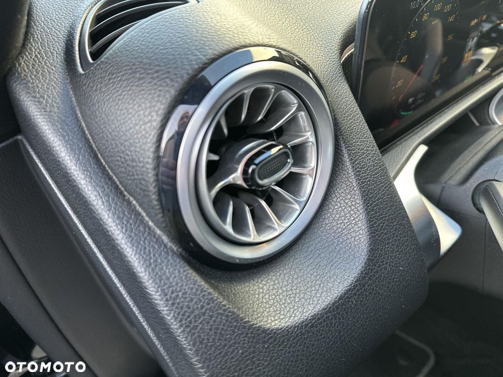 Mercedes-Benz EQB - 20