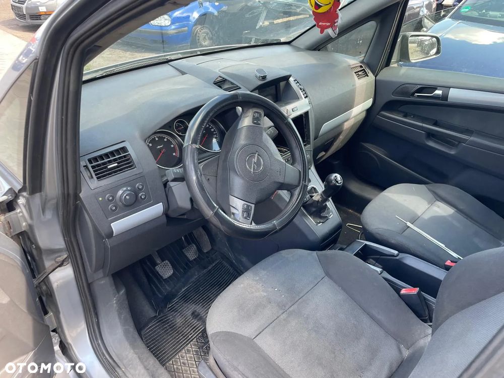 Opel ZAFIRA A na części Kolor:82L - 5