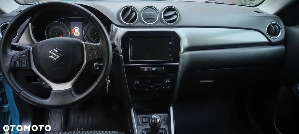 Suzuki Vitara 1.0 Boosterjet Premium 2WD - 9