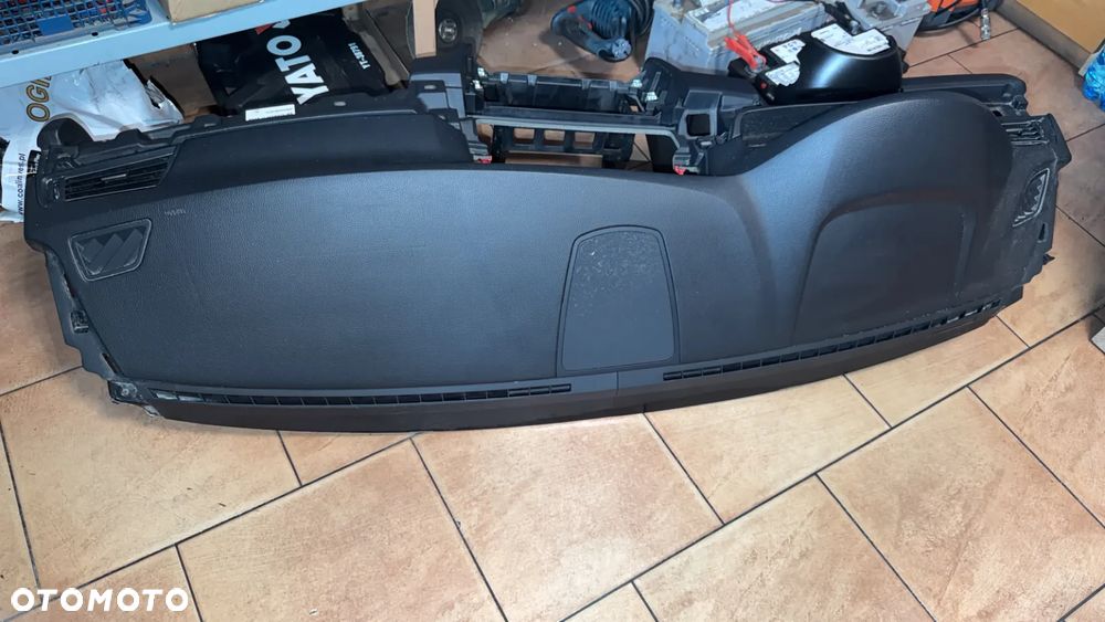 BMW F10 F11 DESKA ROZDZIELCZA KOKPIT CENA BEZ LICZNIKA - 1