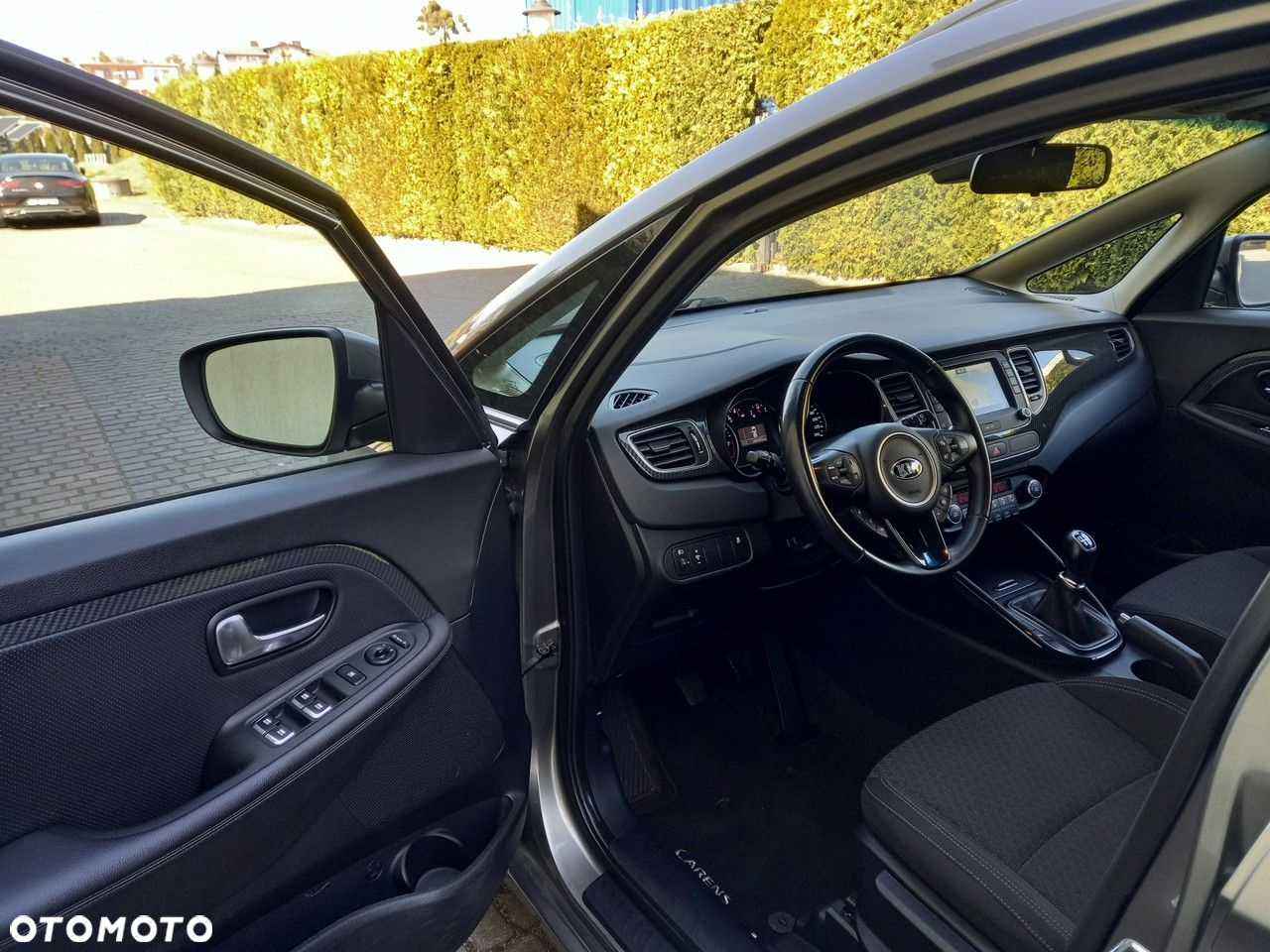 Kia Carens 1.6 GDI Dream-Team Edition - 27