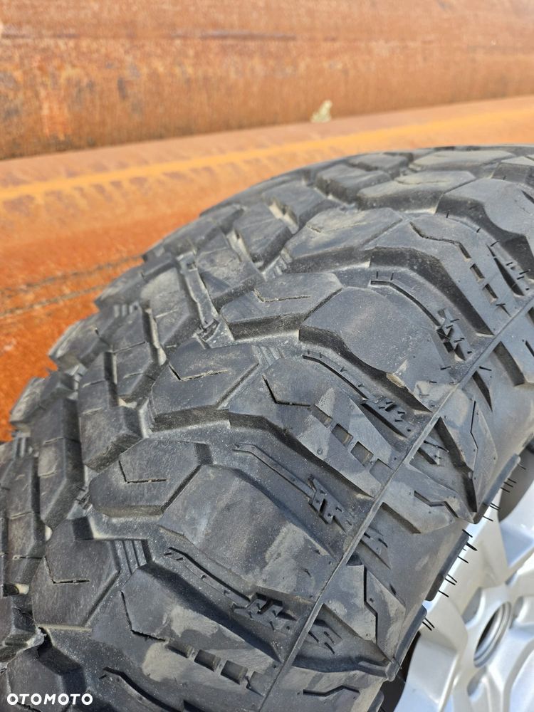 Jeep Wrangler - 8