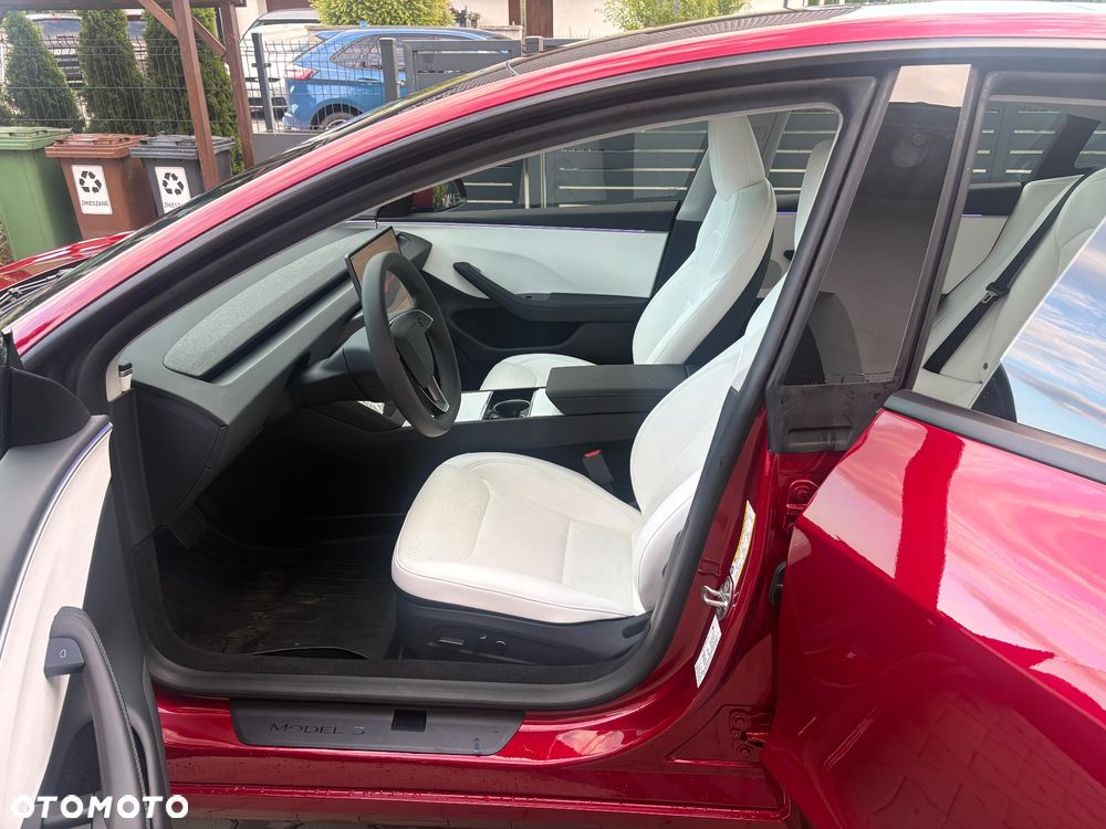 Tesla Model 3 - 24