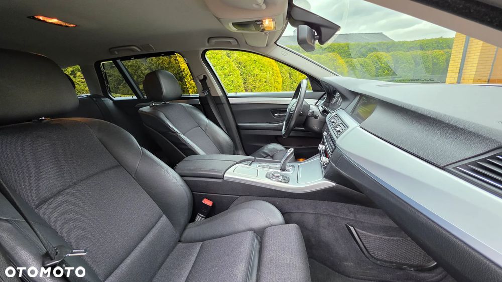BMW Seria 5 530d xDrive Luxury Line - 23