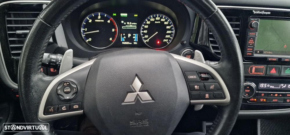 Mitsubishi Outlander 2.2 DI-D Instyle Navi AT 4WD - 12